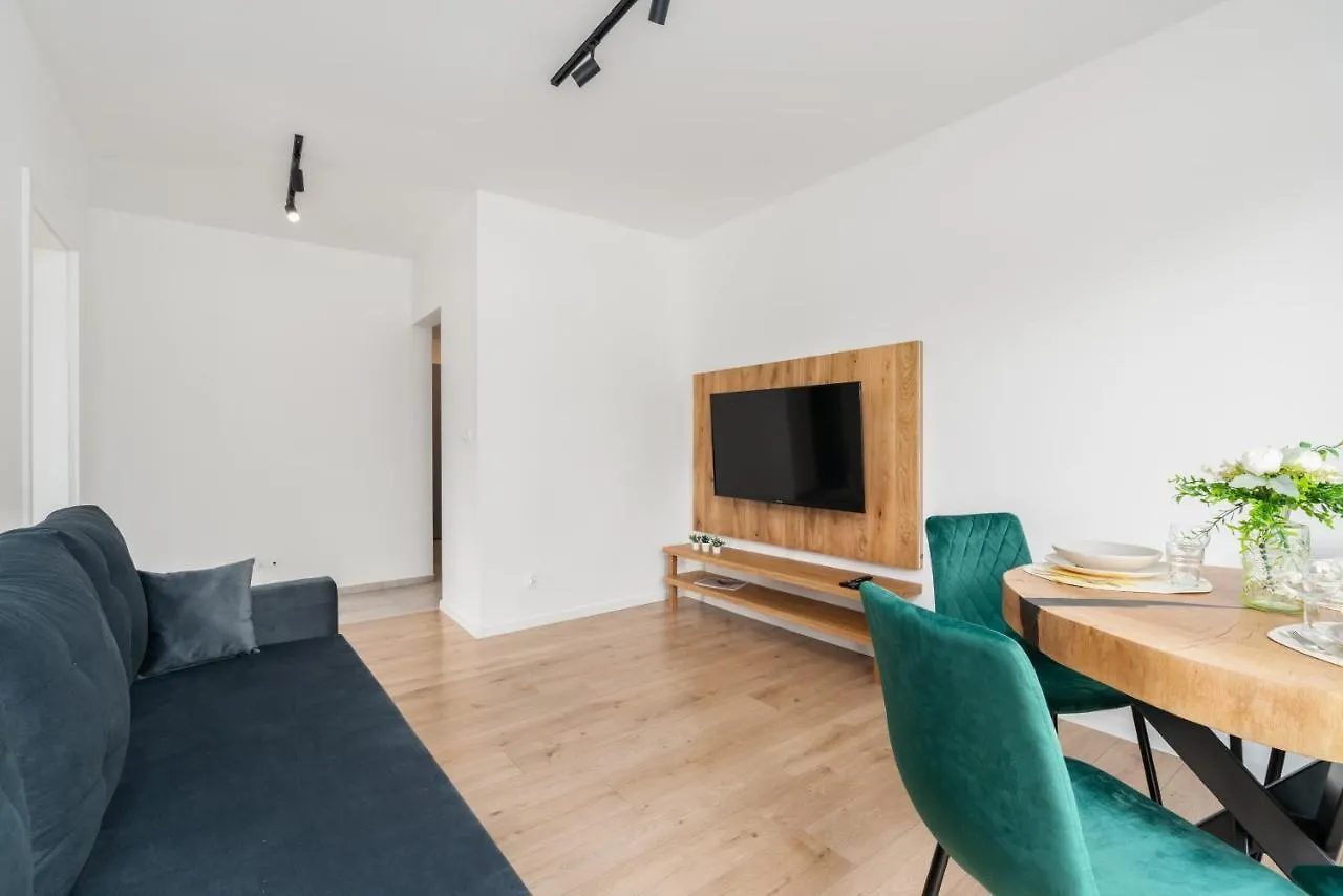 Apartments With Garden Dmowskiego 81 By Noclegi Renters Poznań