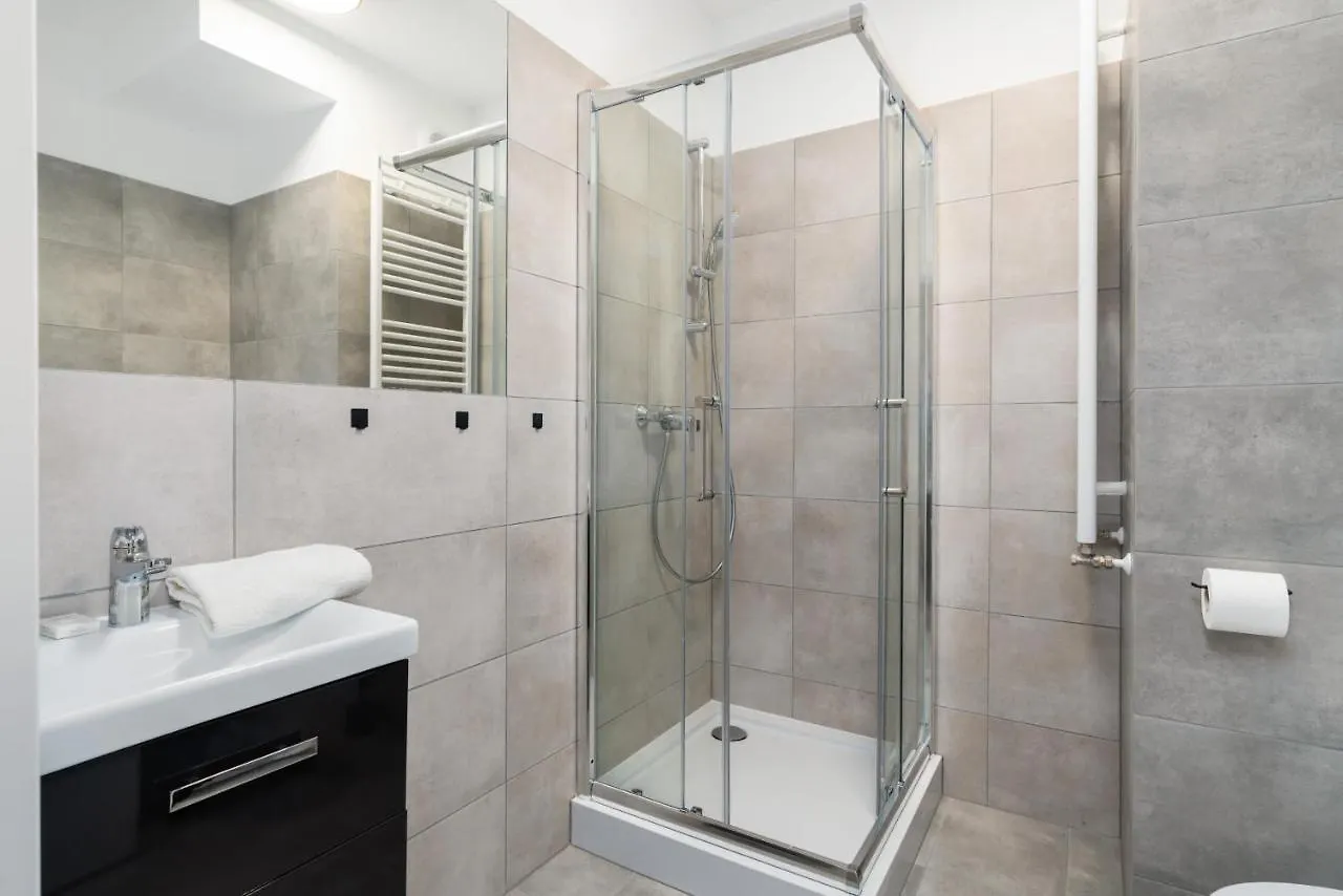 Apartments With Garden Dmowskiego 81 By Noclegi Renters Poznań