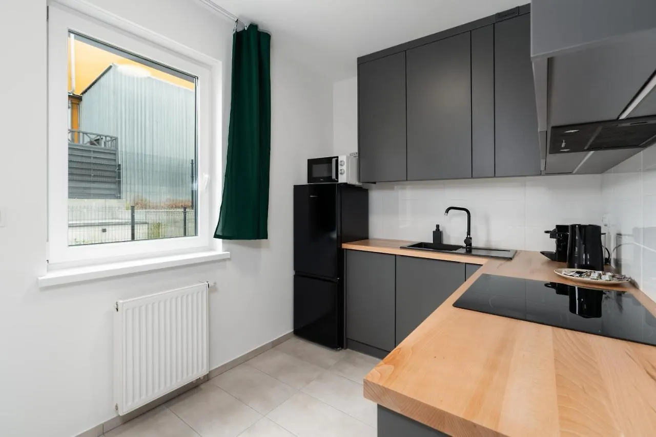Apartments With Garden Dmowskiego 81 By Noclegi Renters Poznan 0*,
