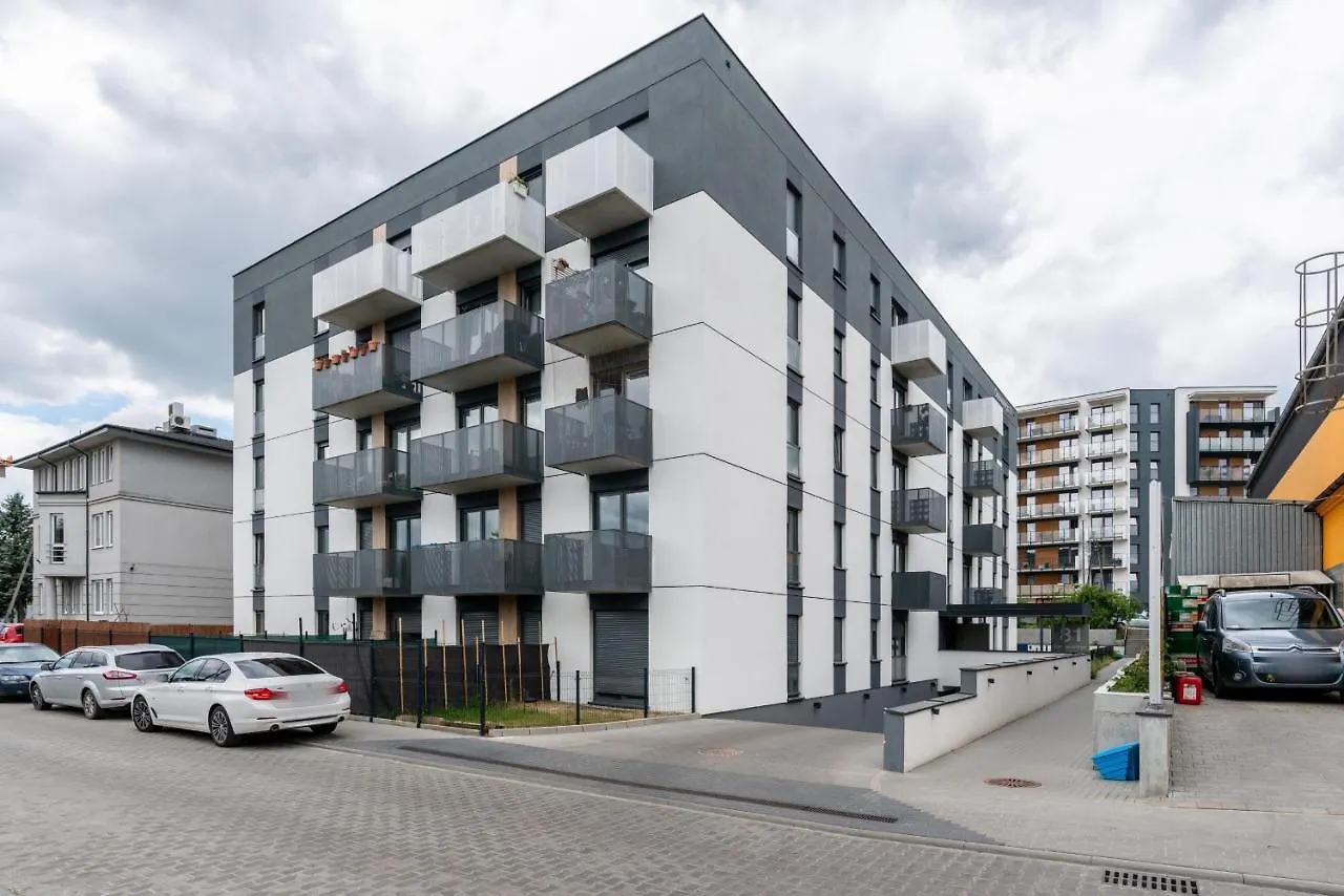 Apartments With Garden Dmowskiego 81 By Noclegi Renters Poznan